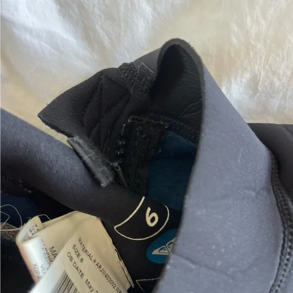 Roxy Wetsuit - size 6 - Picture 5 of 6